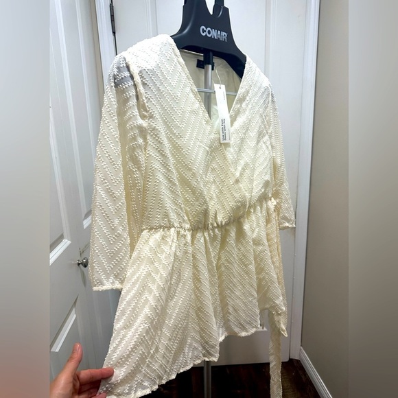 BloomChic Plus Size 3XL Geometric Surplice Neck Belted Ruffles Peplum Blouse - Picture 2 of 5